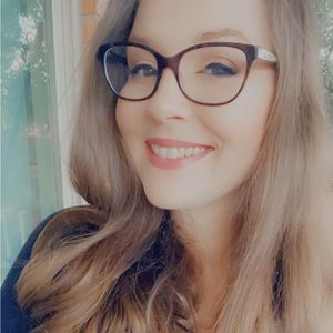 Meet your Posher, Roxanne